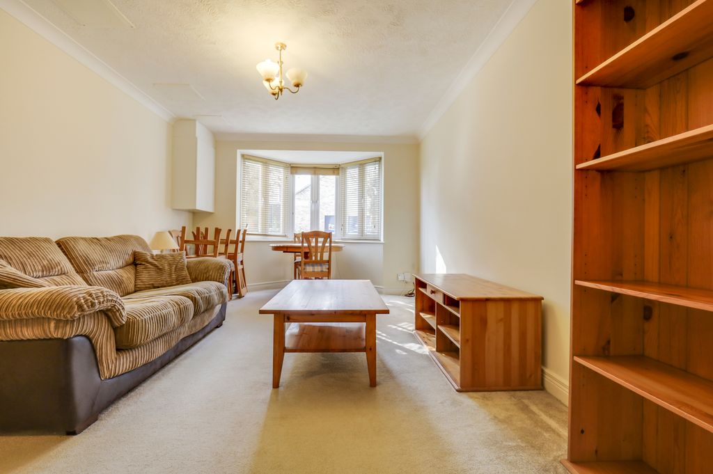 Property photo 2 of 8 10Dolphincourt(16).J