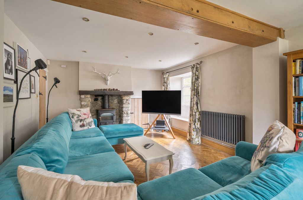 Property photo 2 of 45 Living Room