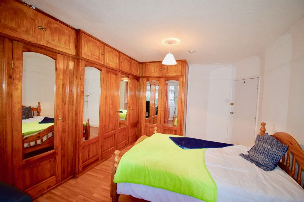 Property photo 3 of 11