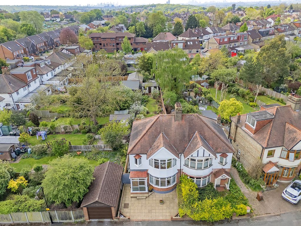 Property photo 3 of 36