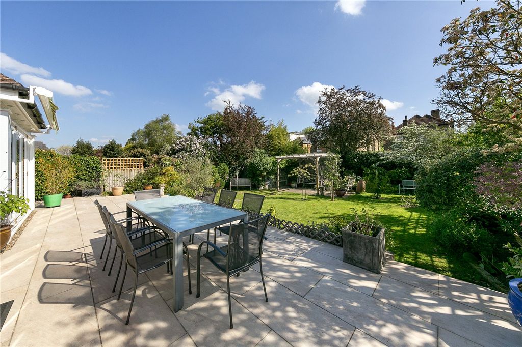 Property photo 2 of 22 Picture No. 29
