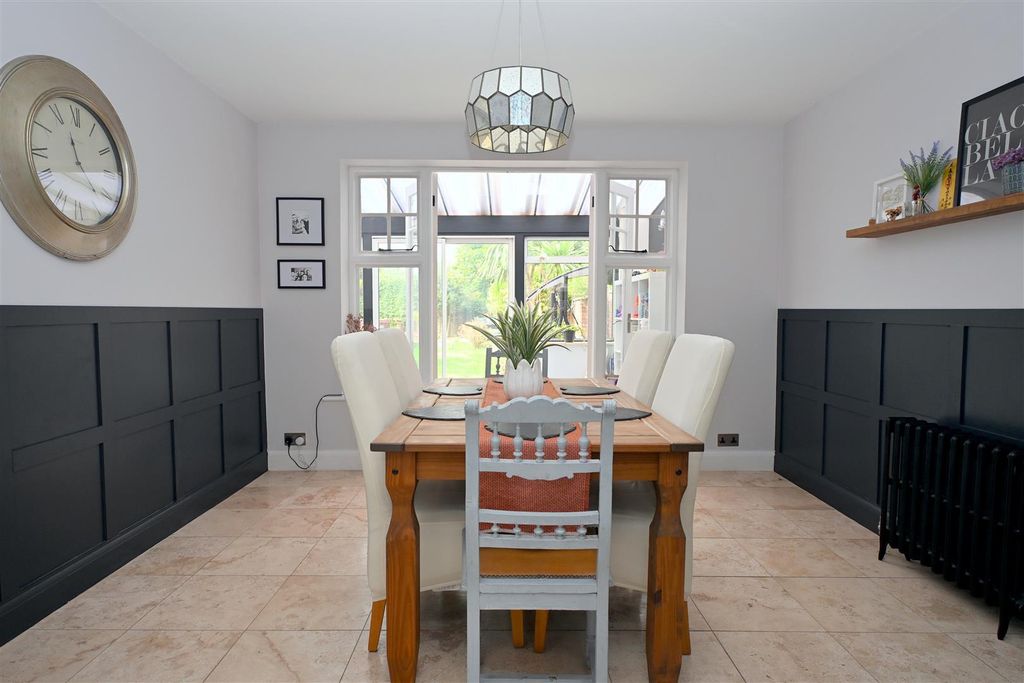 Property photo 3 of 16 Dining Room