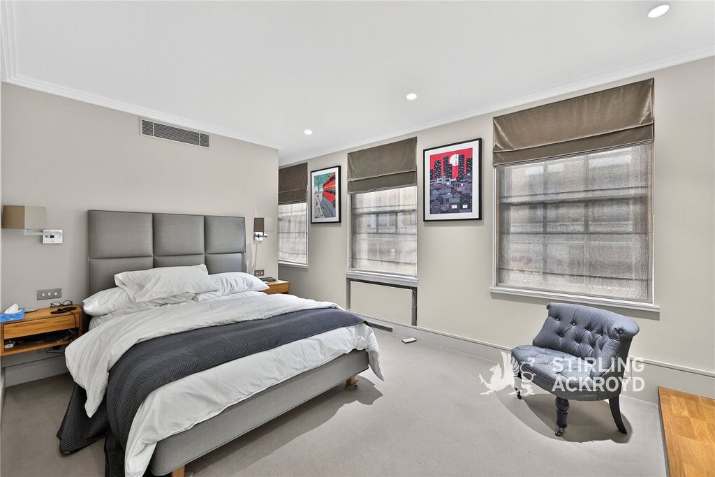 Property photo 3 of 14 Bedroom