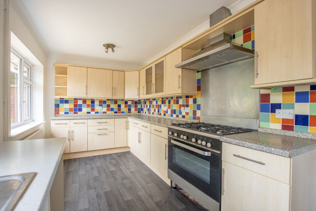 Property photo 2 of 18 4632003