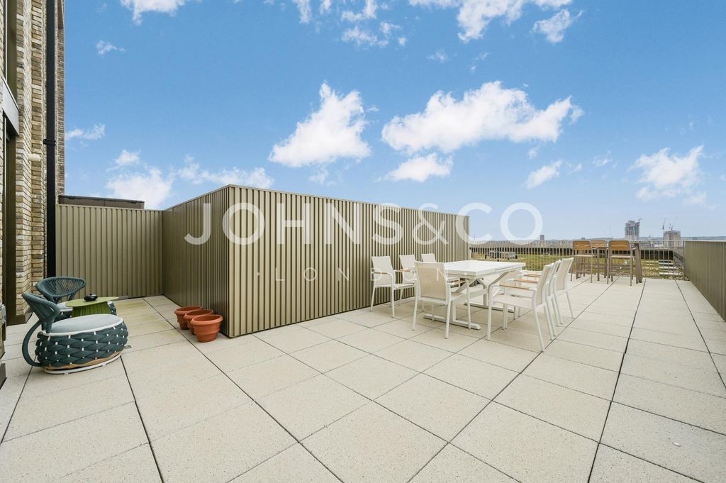 Property photo 3 of 21