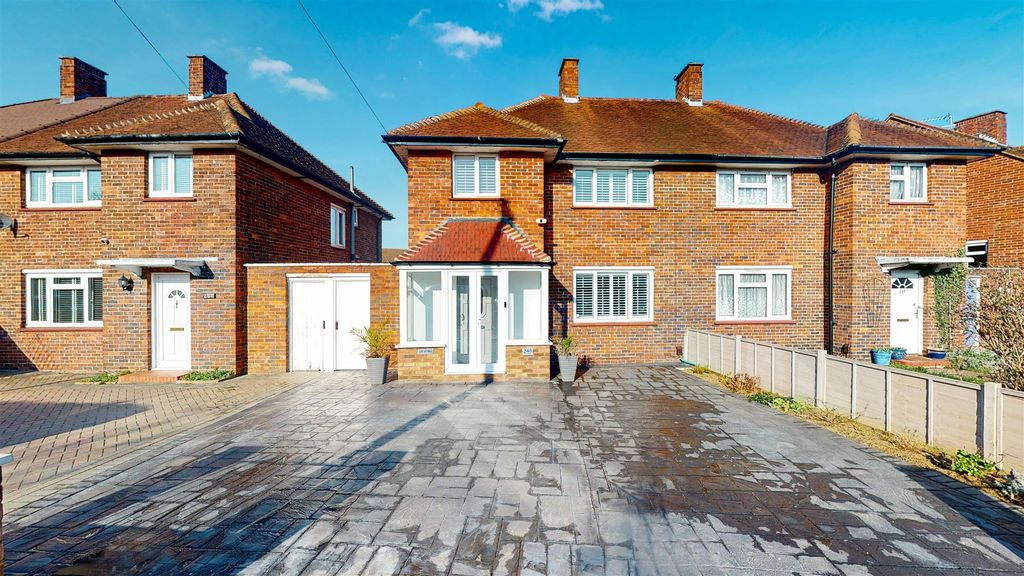 Property photo 1 of 17 External