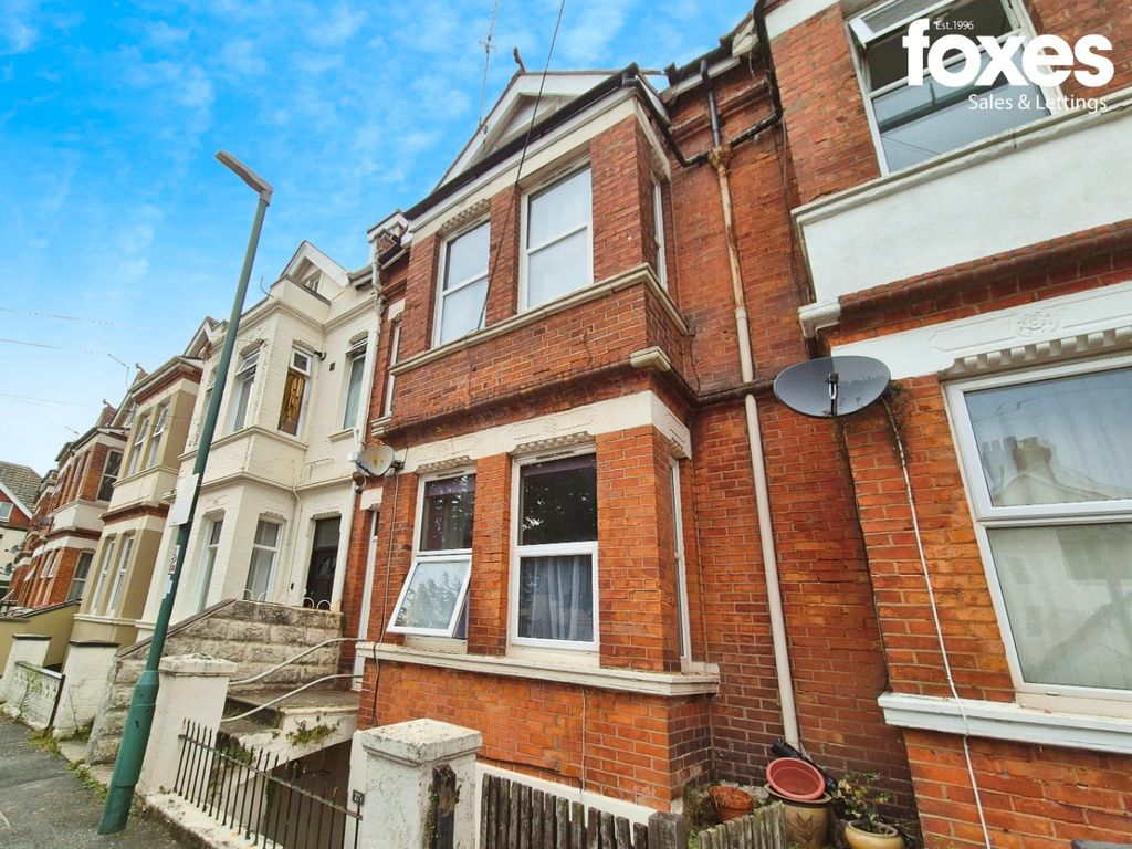 Property photo 1 of 9 4015871