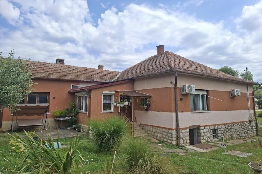 Property photo 1 of 6