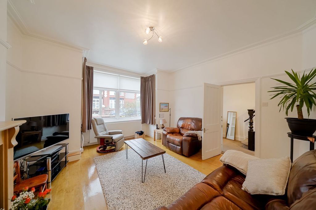 Property photo 3 of 22