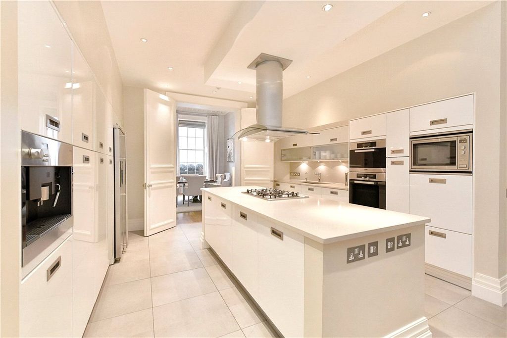 Additional image 22 of 4 bed flat to rentUpper Grosvenor Street, Mayfair, London W1K