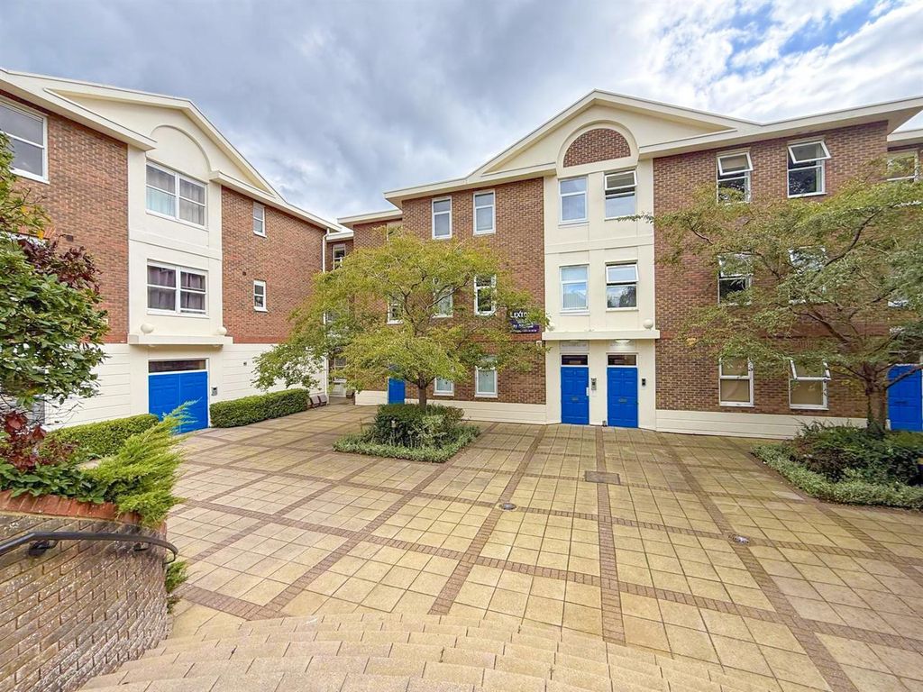 Property photo 1 of 10