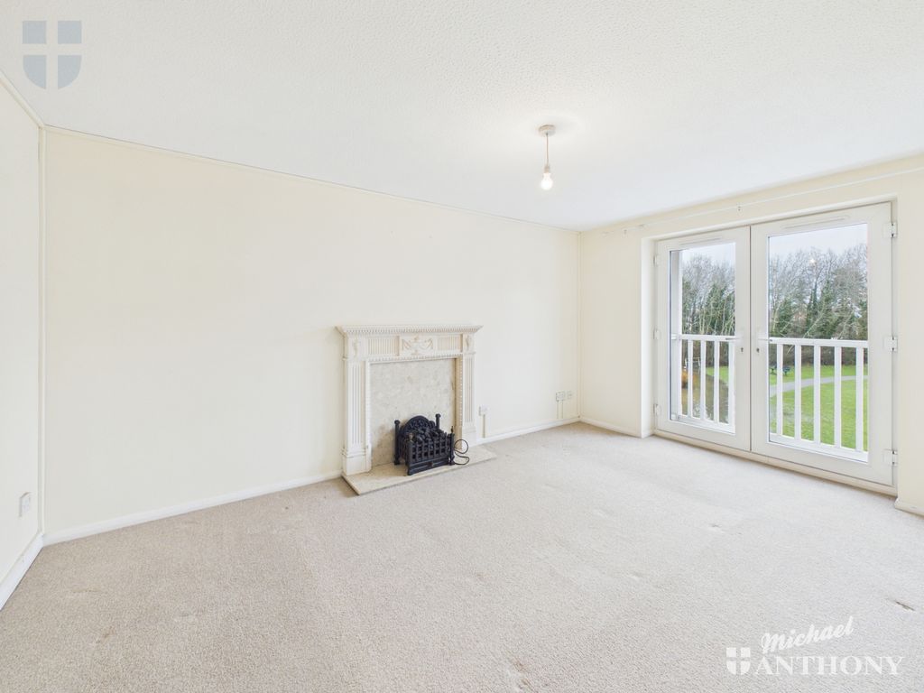 Property photo 2 of 10 Cam03852G0-Pr0554-Still007