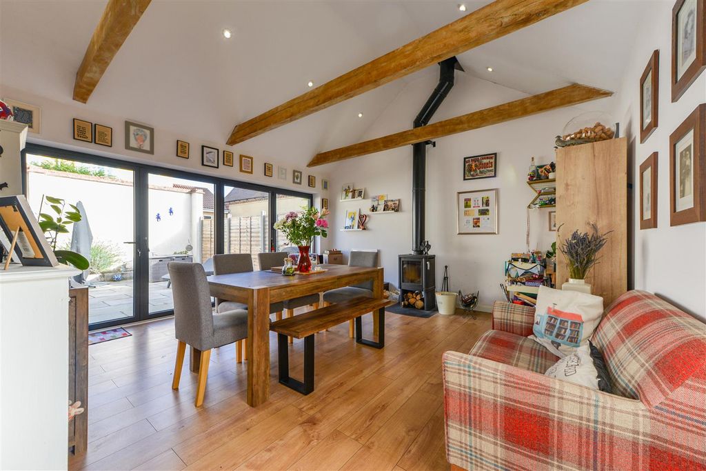 Property photo 3 of 25 Bower Lane, Maidstone9.Jpg
