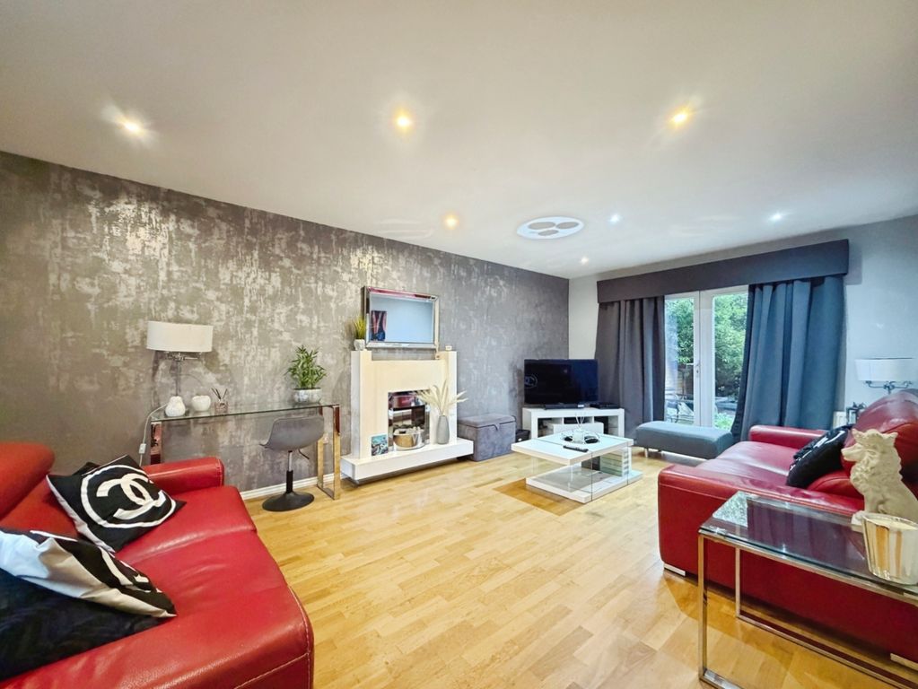 Property photo 3 of 19