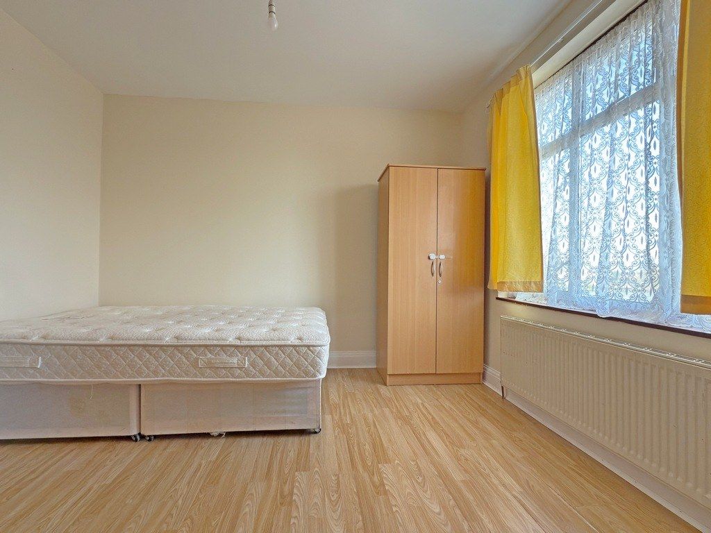 Property photo 3 of 5 Gallery