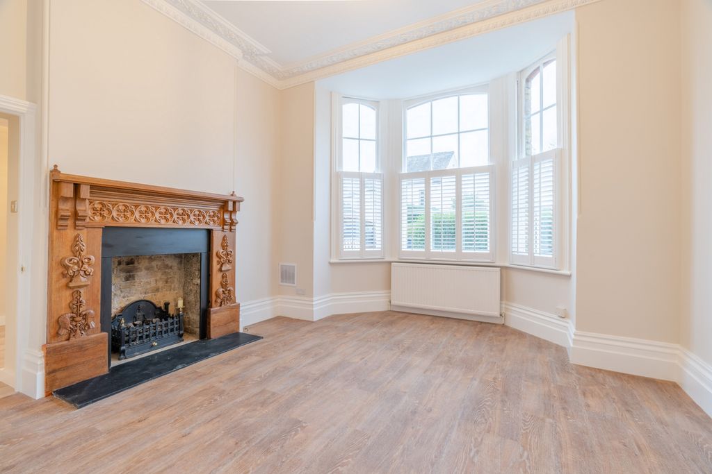 Property photo 2 of 13 Photo 6