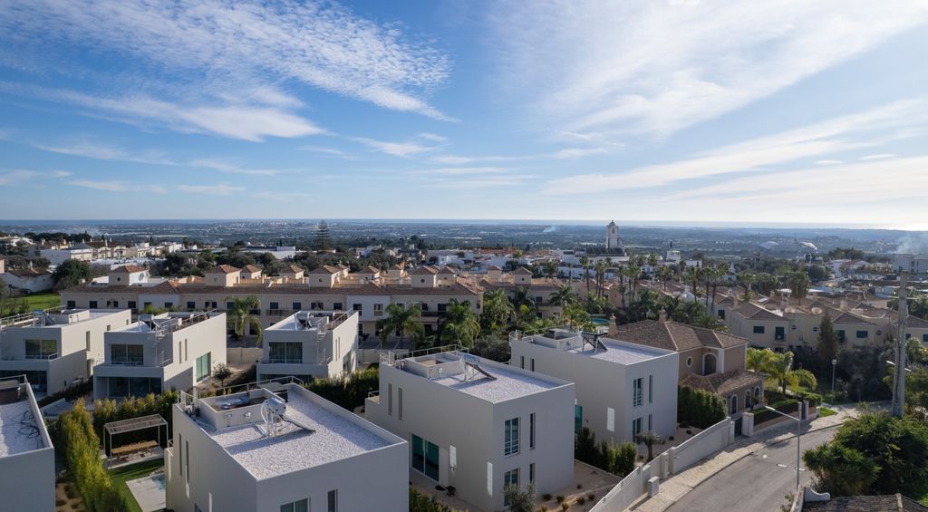 Property photo 3 of 49