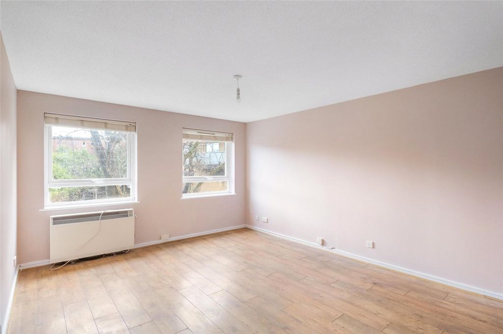 Property photo 3 of 15 Picture No. 06