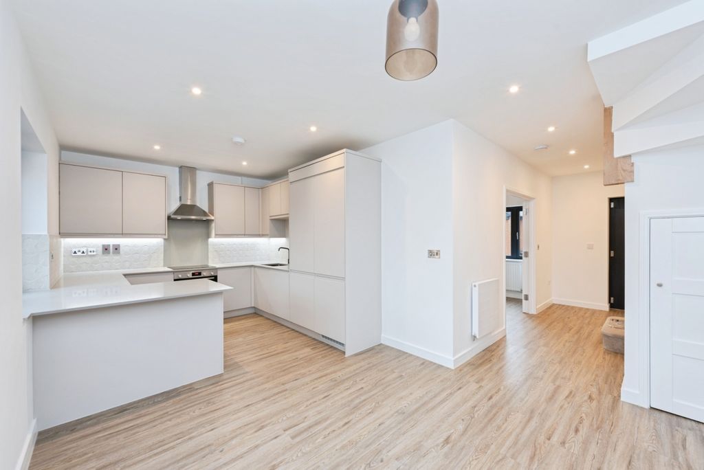 Property photo 3 of 18 Picture No. 06