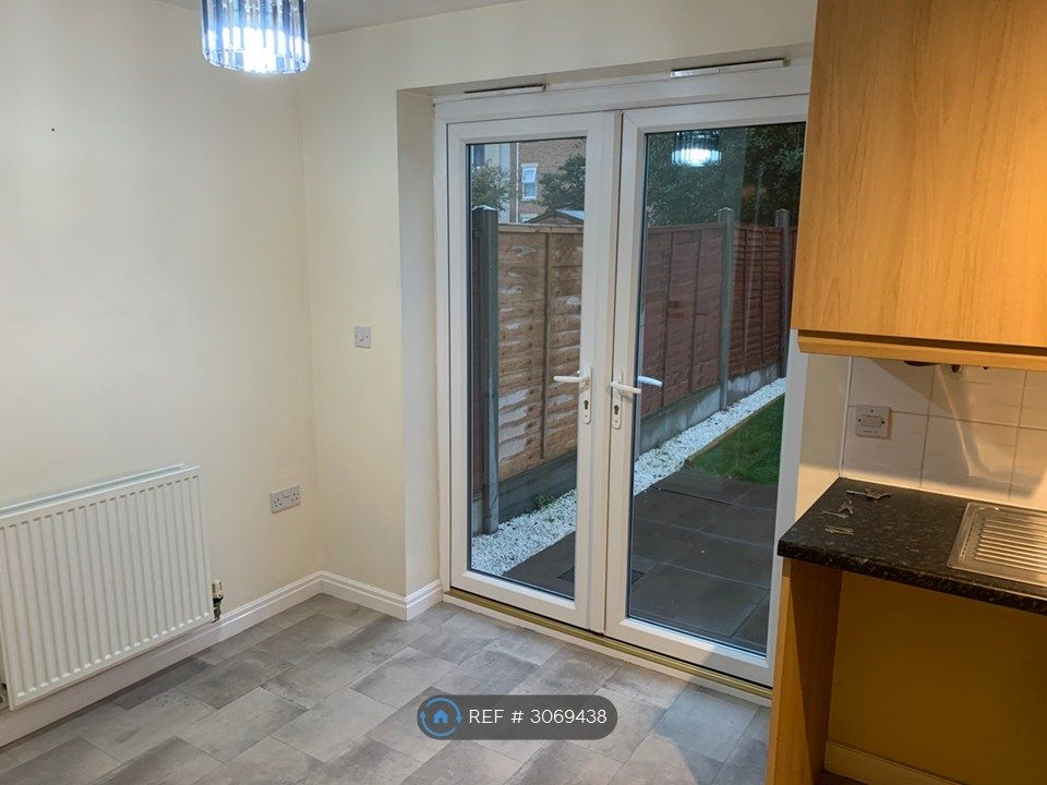 Property photo 3 of 15 Dining Area