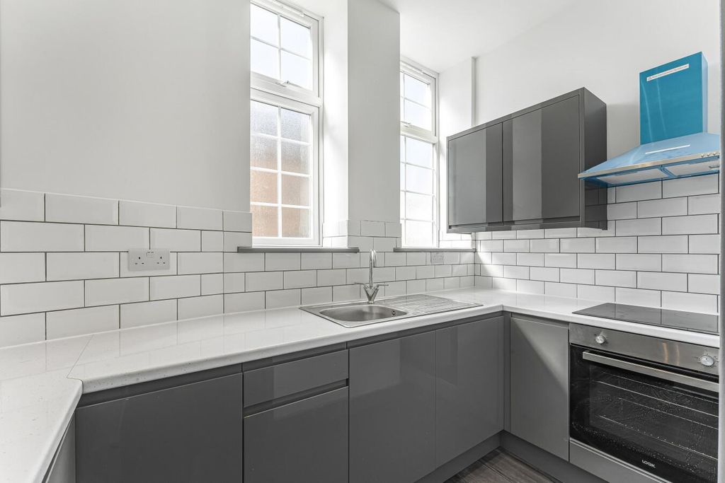 Property photo 3 of 7 Kitchen.Jpg