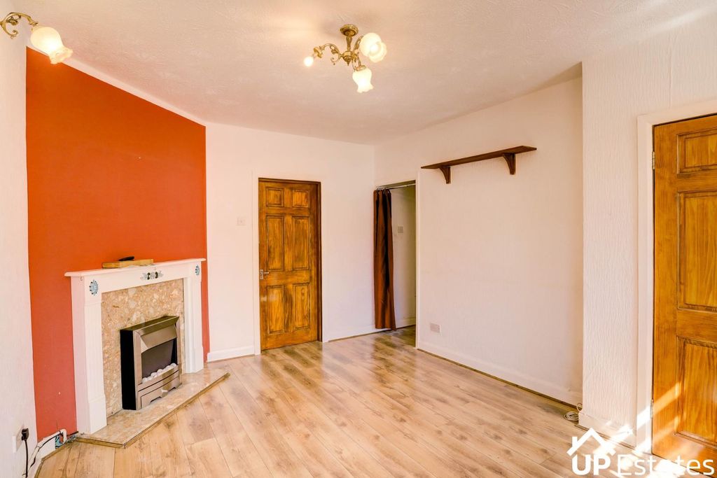 Property photo 3 of 13 Living Room