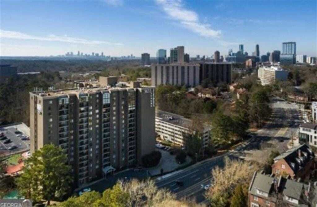 Property photo 1 of 4