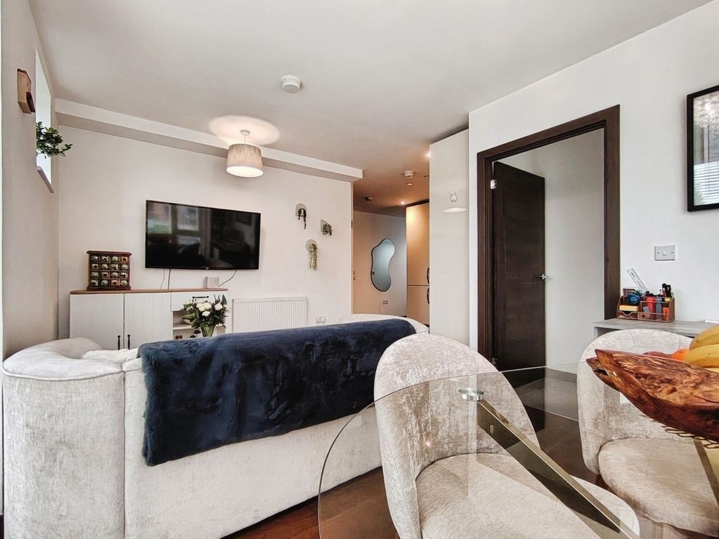Property photo 3 of 14 Pbox-Img.Jpg