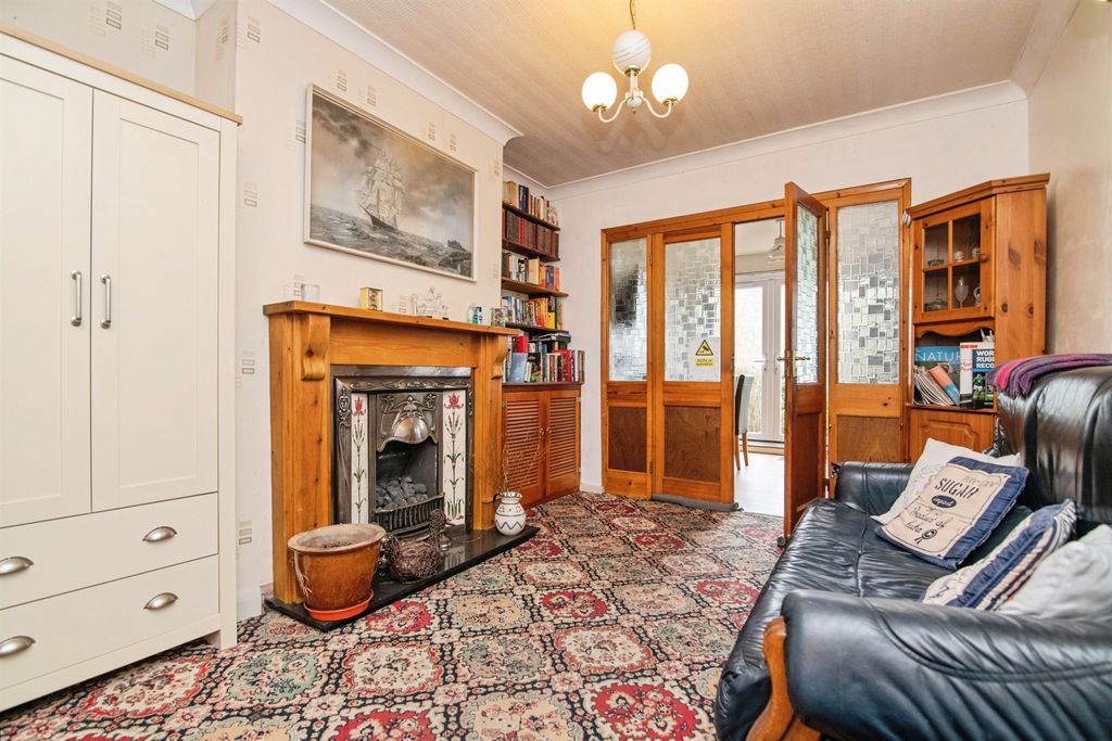 Property photo 3 of 16