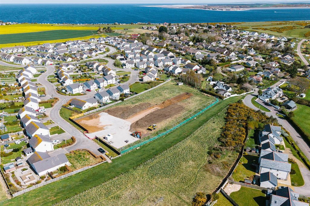 Property photo 3 of 9 2.Jpg