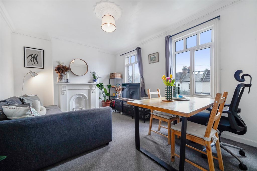 Property photo 1 of 10 Dining Area