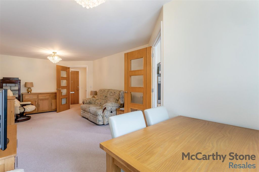 Property photo 3 of 17 8658505-Interior05.Jpg
