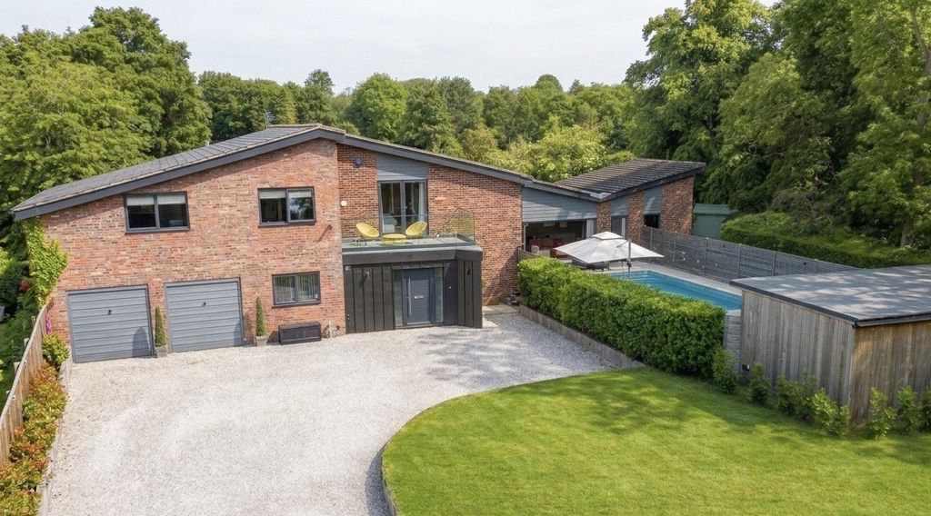 Property photo 1 of 34 Caxtonendfs