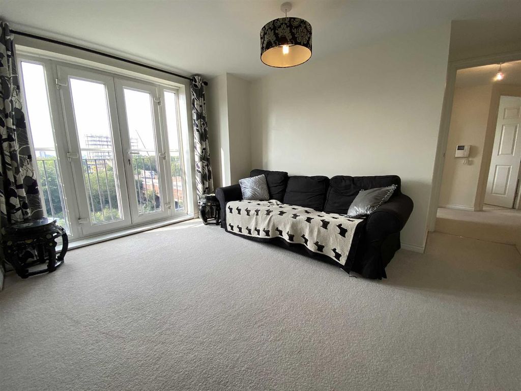 Property photo 3 of 10