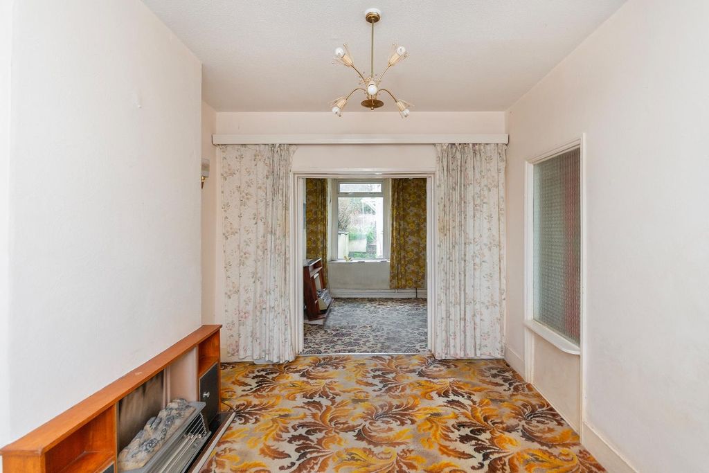 Property photo 3 of 28 9F3Rsg - Living Room B.Jpg