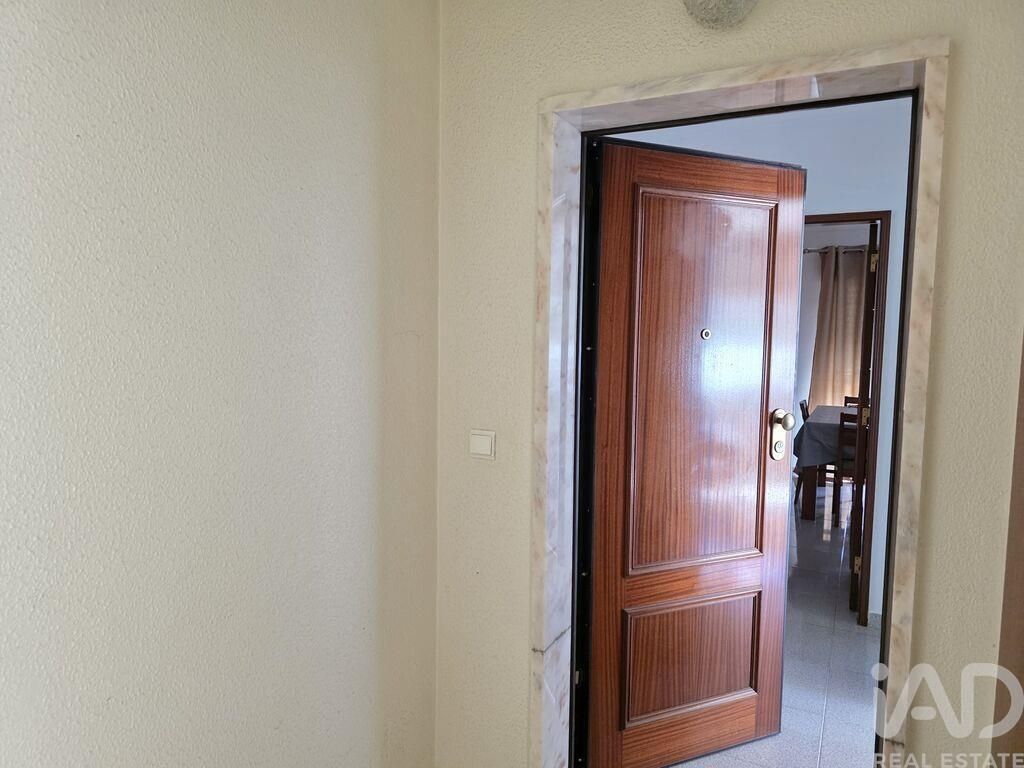 Property photo 2 of 39