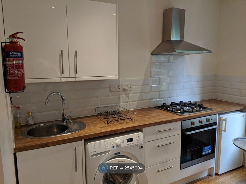 Property photo 2 of 35