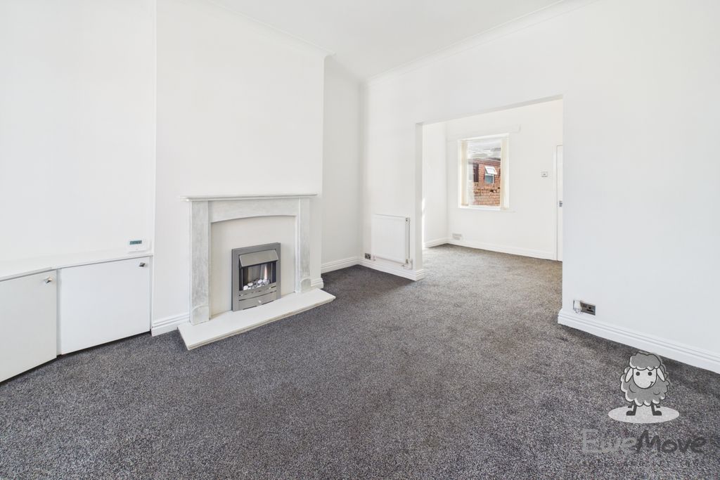 Property photo 3 of 13 8