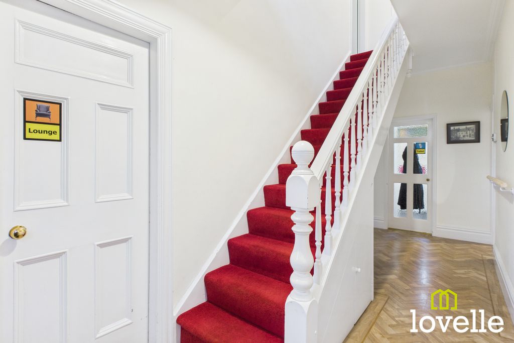 Property photo 3 of 37