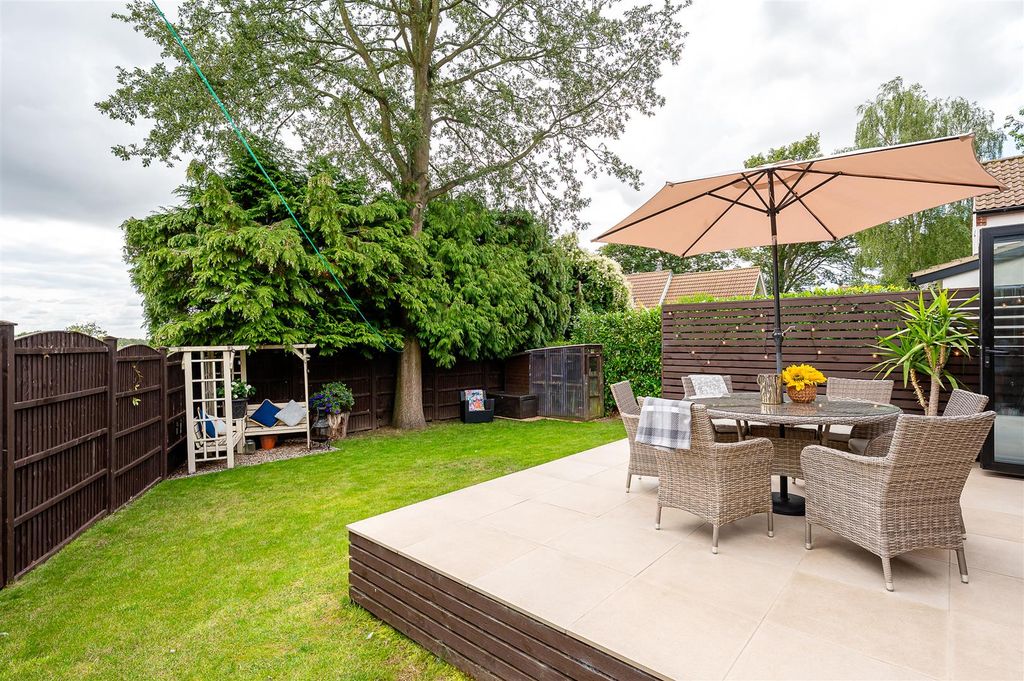 Property photo 3 of 20 Garden 1