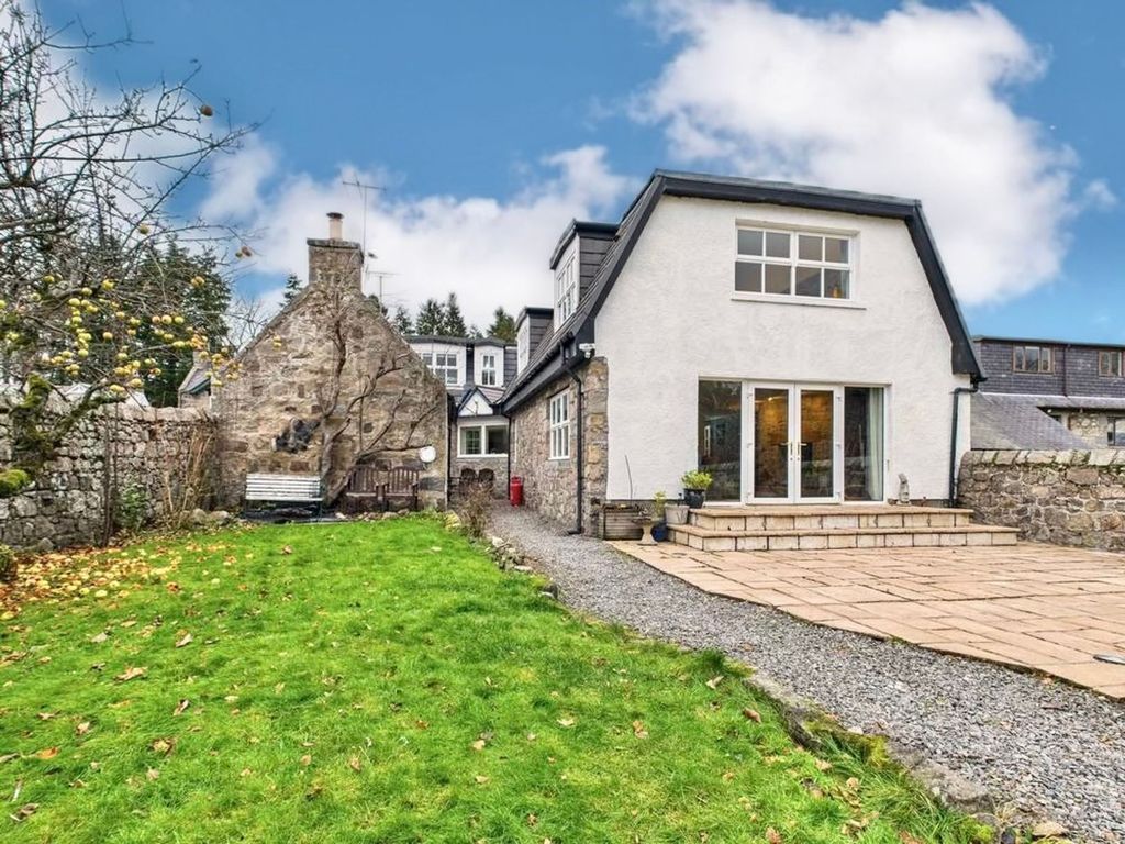 Property photo 2 of 43