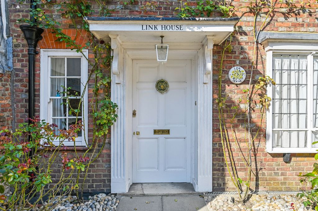 Property photo 3 of 18