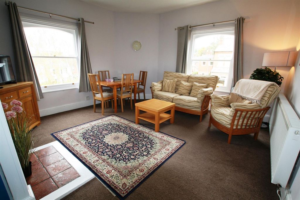 Property photo 3 of 5 Cannonst,2Bloungediner.Jpg