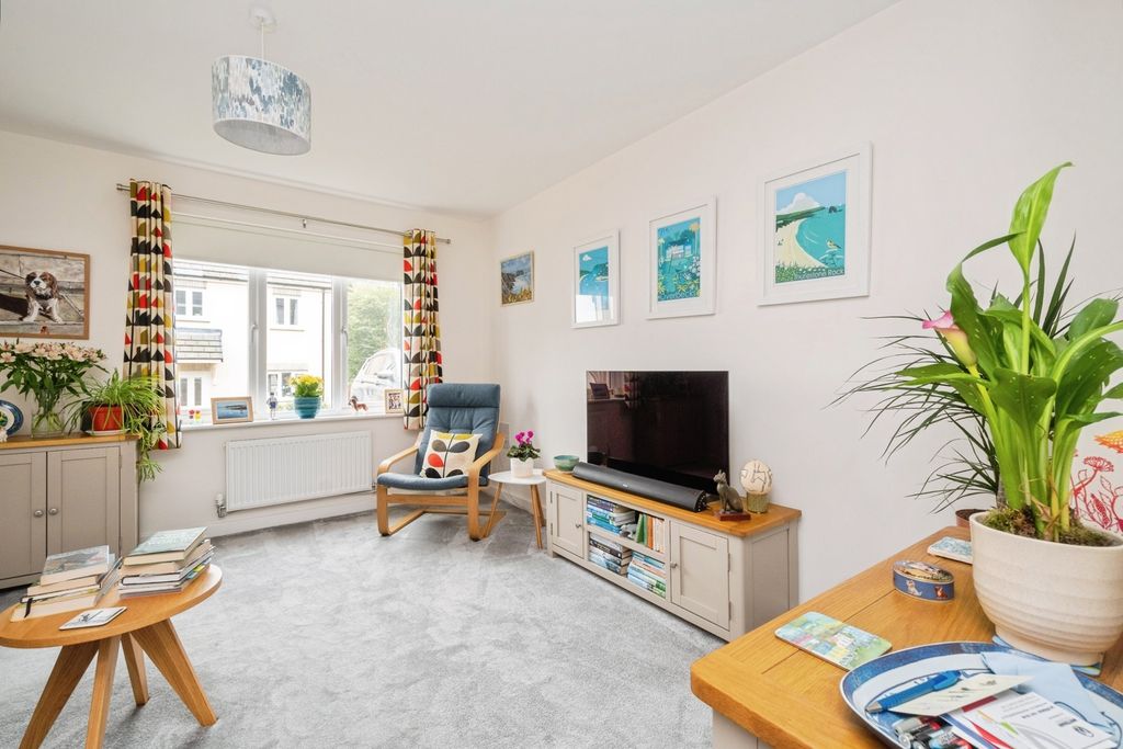 Property photo 3 of 16 Pbox-Img.Jpg