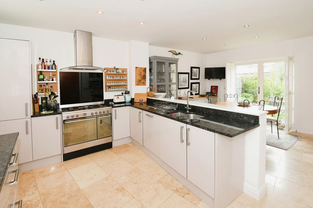 Property photo 3 of 16 Photography