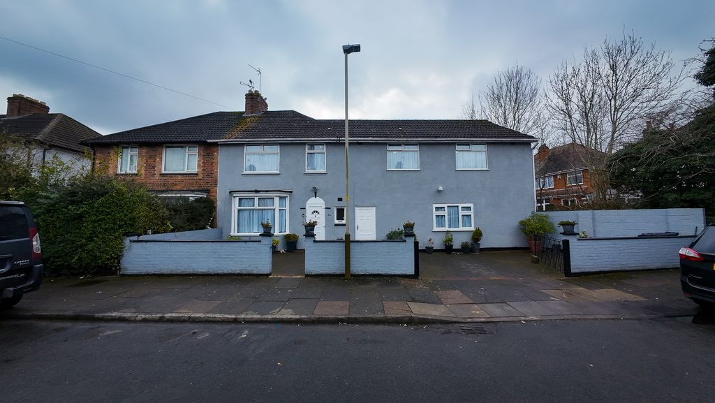 Property photo 2 of 27
