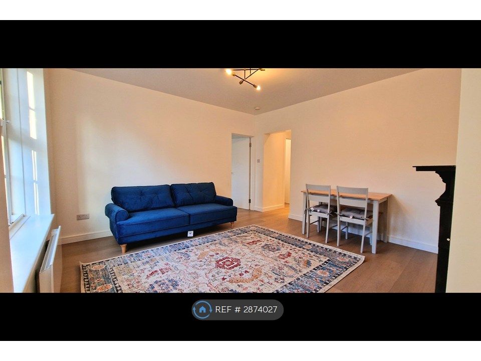 Property photo 1 of 11 Living Room