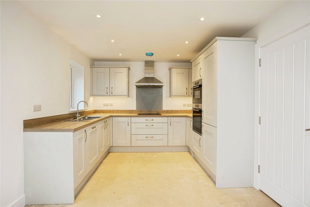 Property photo 3 of 16 Picture No. 13