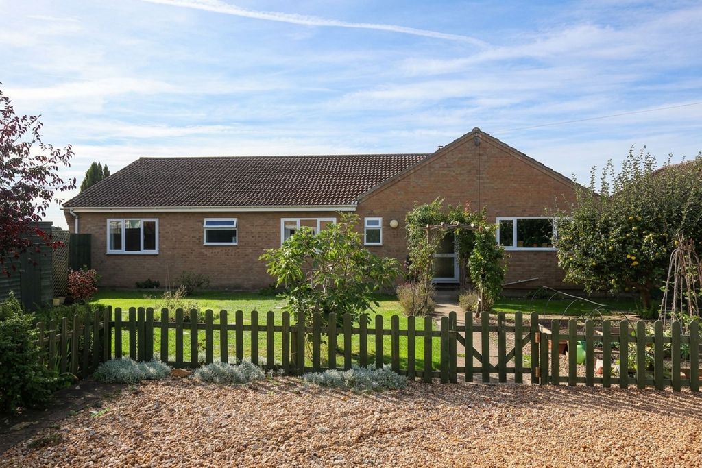 Property photo 1 of 27