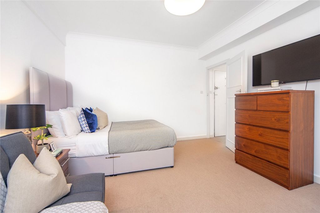 Property photo 3 of 6 Picture No. 02